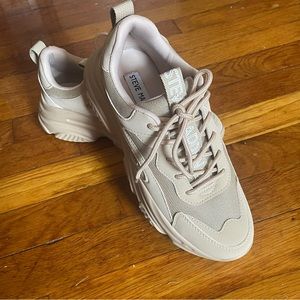 Meet your Posher, Kevin